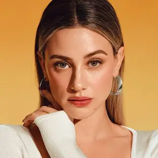 Lili Reinhart